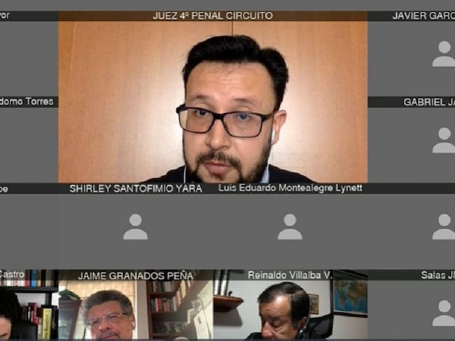 Imagen tomada de la audiencia virtual en la que el juez Cuarto de Conocimiento de Bogotá le impuso la calidad de imputado al expresidente Álvaro Uribe Vélez