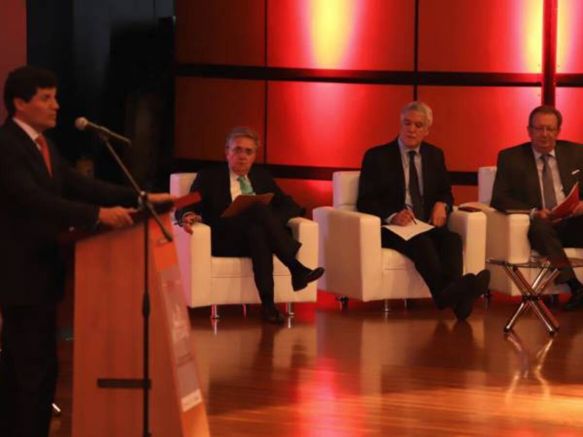 El Gobierno de Santos no deja endeudada a Colombia con vigencias futuras