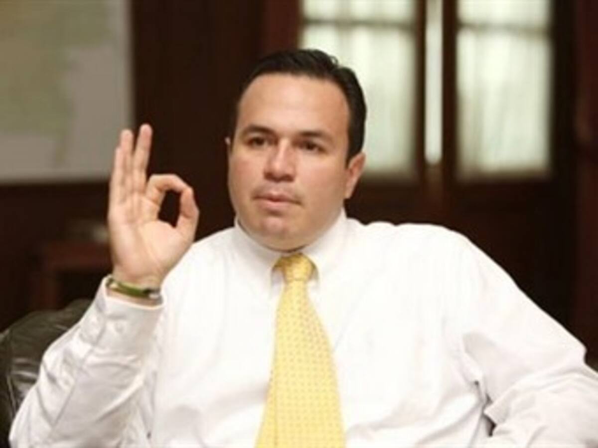 Minagricultura sigue en la cuerda floja, afirman uribistas y liberales