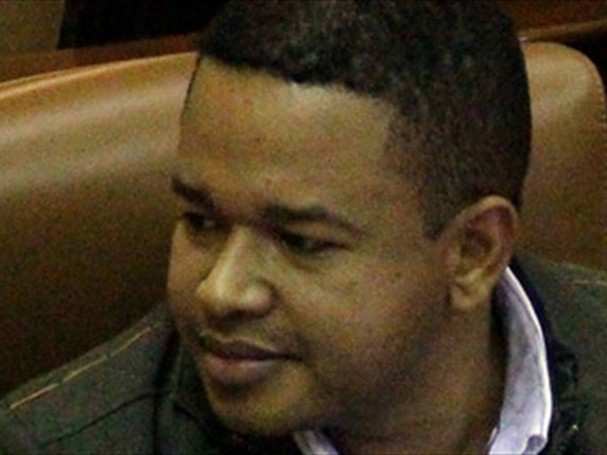 Sancionan a juez por devolver dinero a excongresista investigado Yahir Acuña