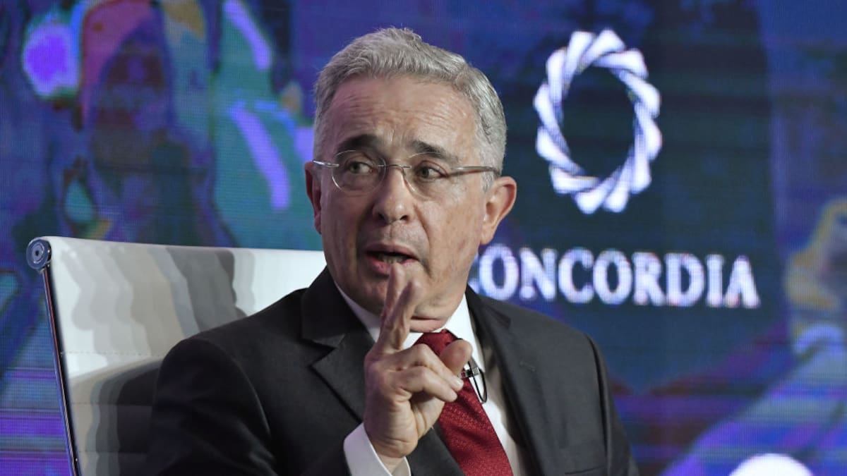 Defensa de Álvaro Uribe interpuso tutela contra juez del caso: pide frenar el juicio