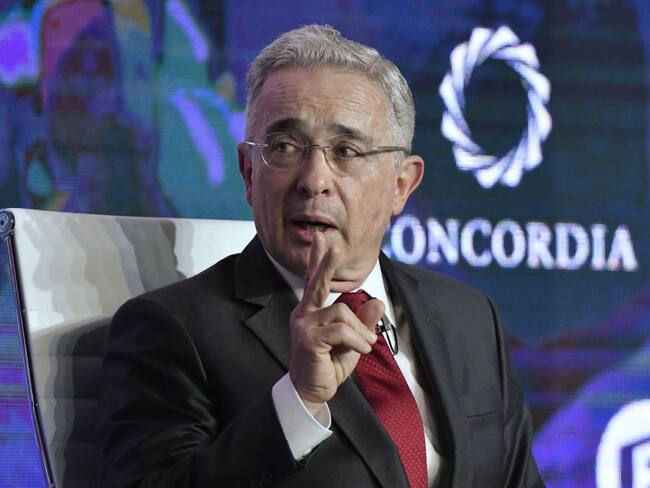 Defensa de Álvaro Uribe interpuso tutela contra juez del caso: pide frenar el juicio