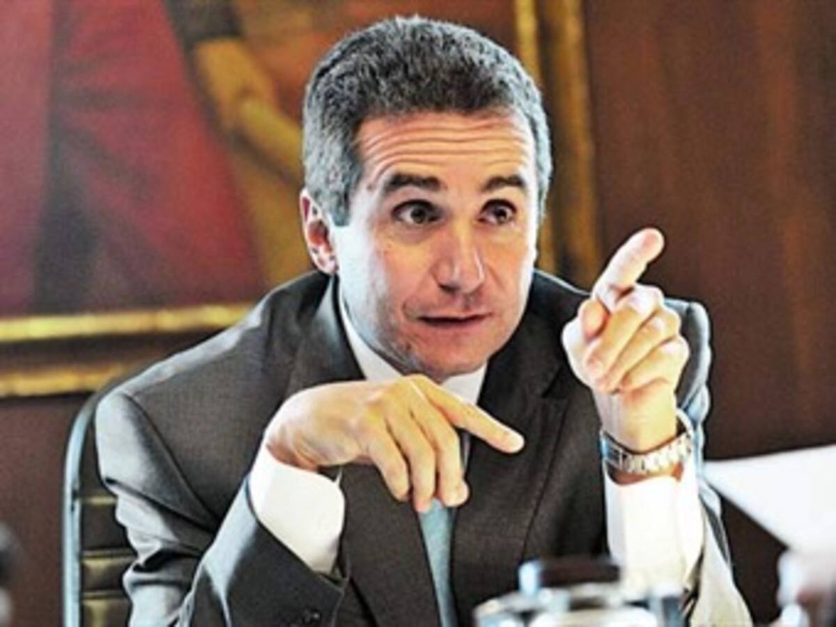 Procuraduría destituyó e inhabilitó por 18 años a Bernardo Moreno por 'chuzadas'