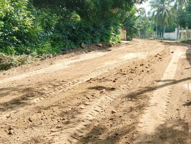 Arrancan obras de mantenimiento de vía hacia el corregimiento de El Hobo, en Santa Catalina