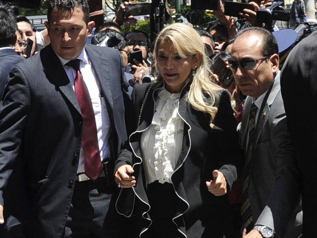 Confirman la detención de la expresidenta de Bolivia Jeanine Áñez