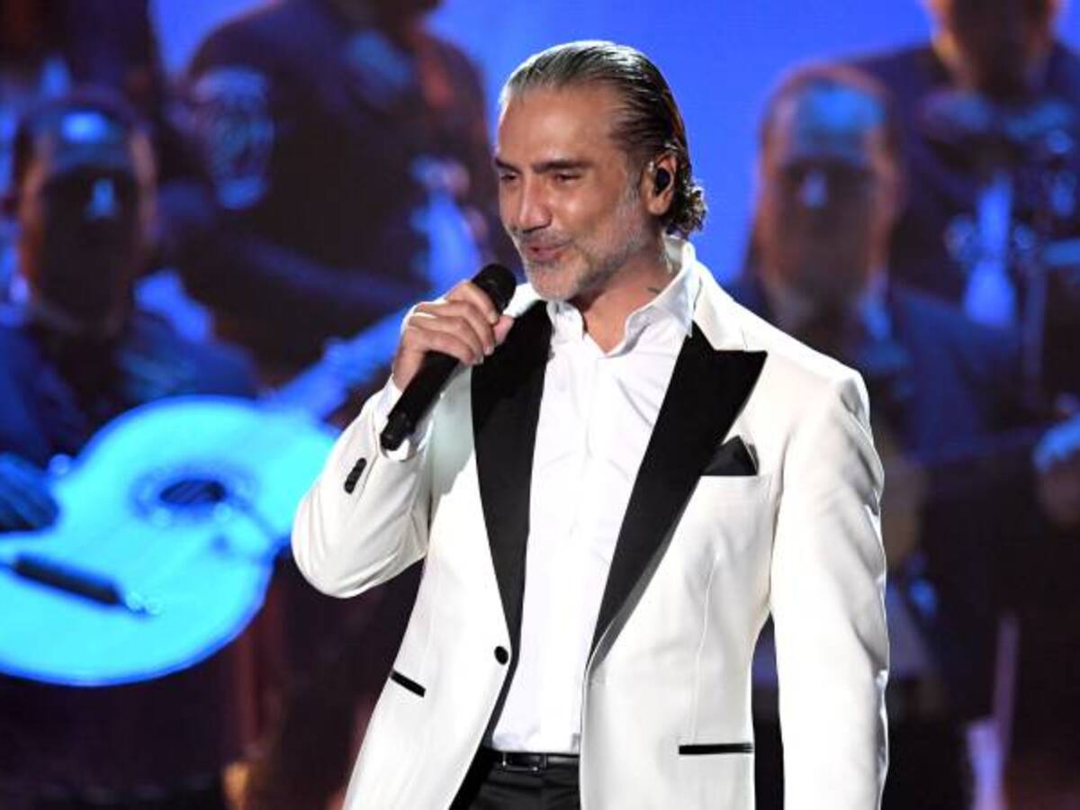Me quedo en el género ranchera mexicano: Alejandro Fernández
