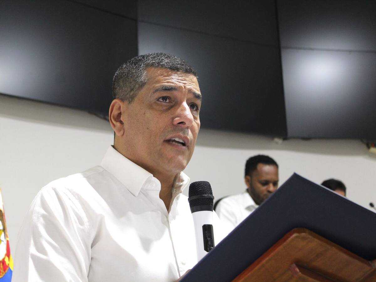 Inescrupulosos suplantan identidad del alcalde Dumek Turbay a través de WhatsApp