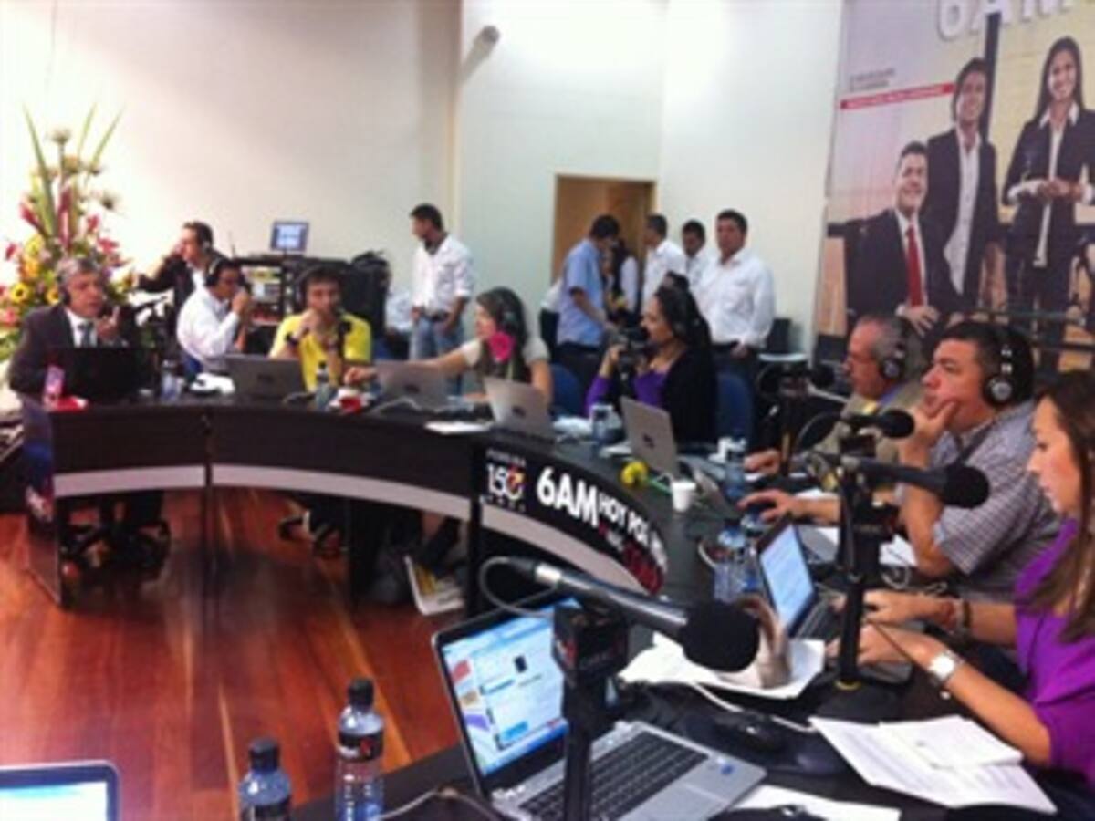 Gaviria afirma que Santos hace muy poca política y la gente no lo siente cercano