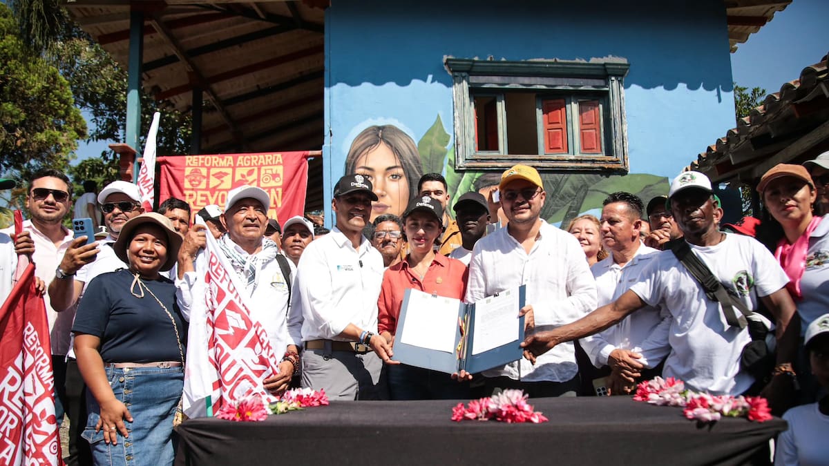 Gobierno Nacional entregó más de 500 hectáreas de Miralindo en La Virginia, Risaralda, a campesinos