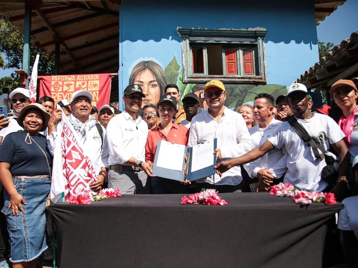 Gobierno Nacional entregó más de 500 hectáreas de Miralindo en La Virginia, Risaralda, a campesinos