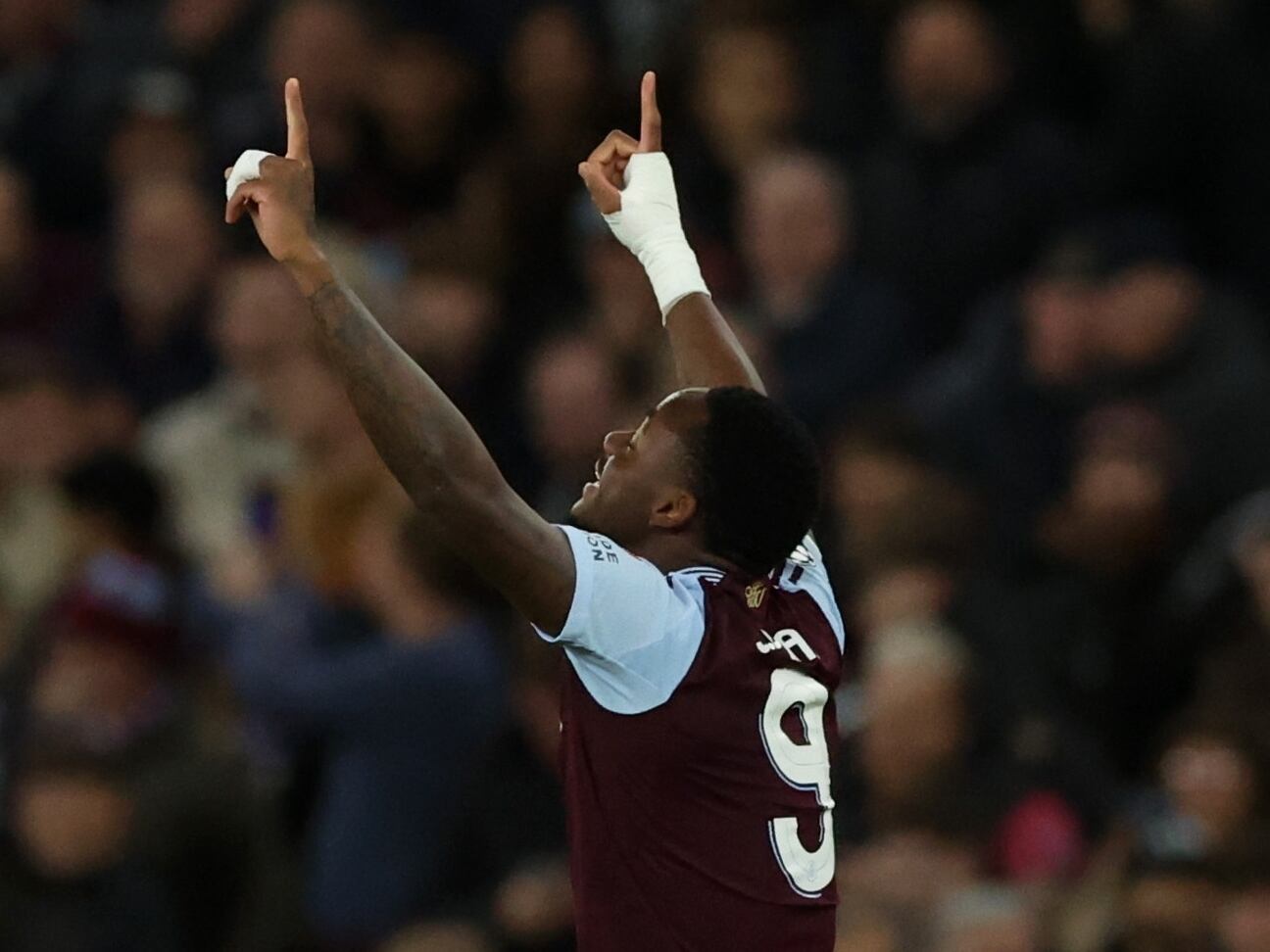 Jhon Jader Durán celebra su gol con el Aston Villa ante el Bayern Múnich. (Liga de Campeones, Reino Unido) EFE/EPA/NEIL HALL
