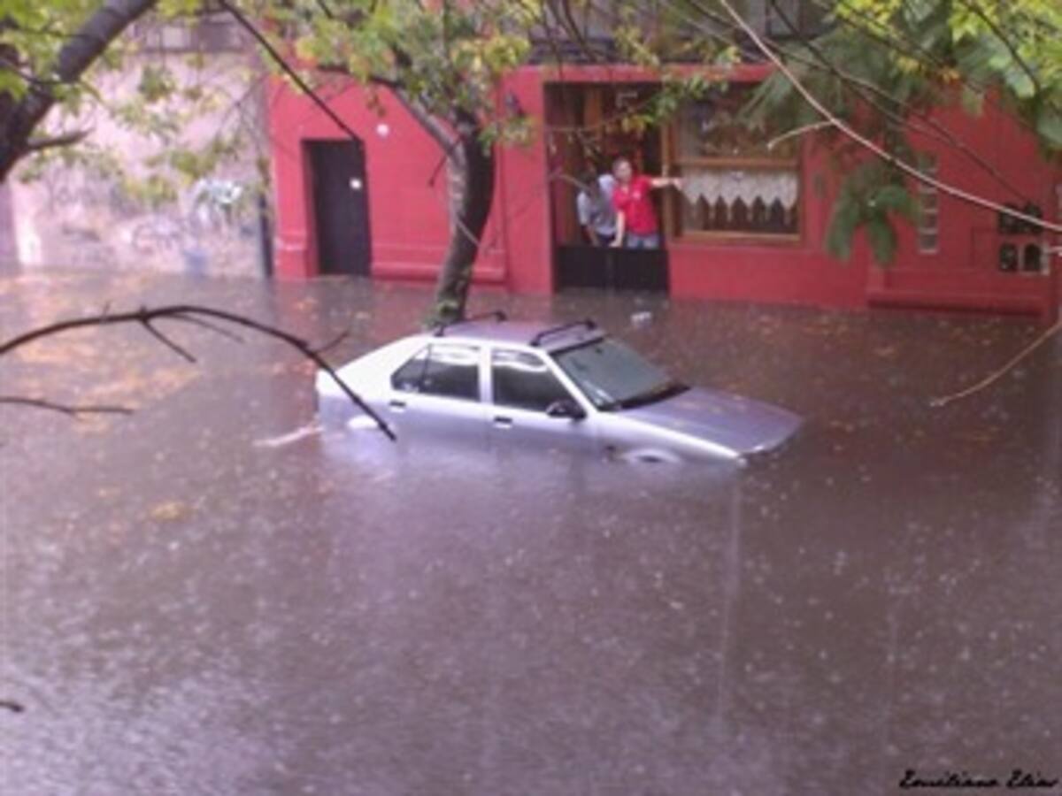 Ocho barrios inundados por intensas lluvias en Ibagué