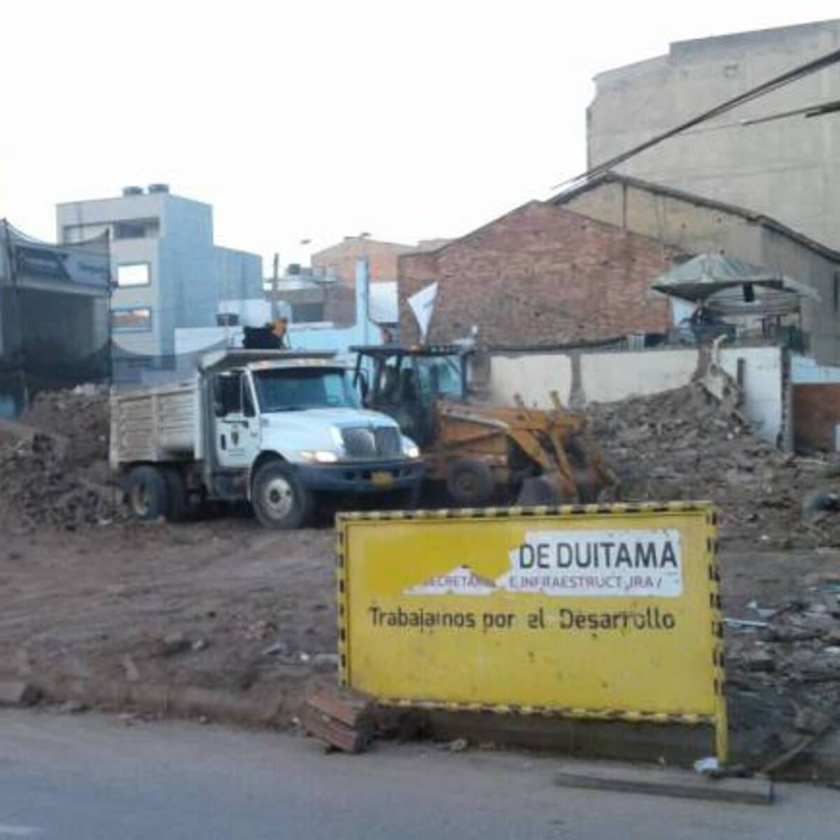 Habitantes de Duitama invirtieron 8 millones de pesos para arreglar la malla vial del sector