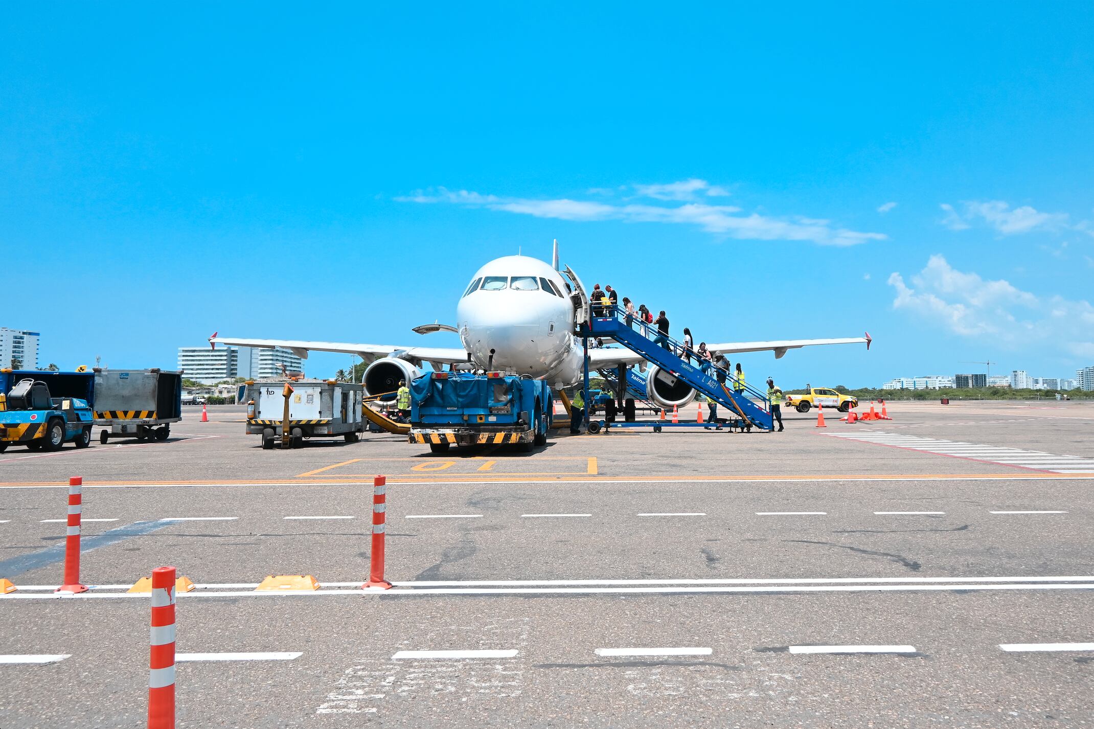 Más de 584 mil pasajeros se movilizaron por el Rafael Núñez en abril