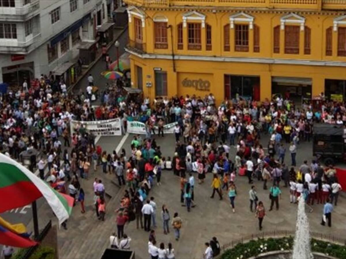 Docentes de Caldas se suman a la toma de la capital del país