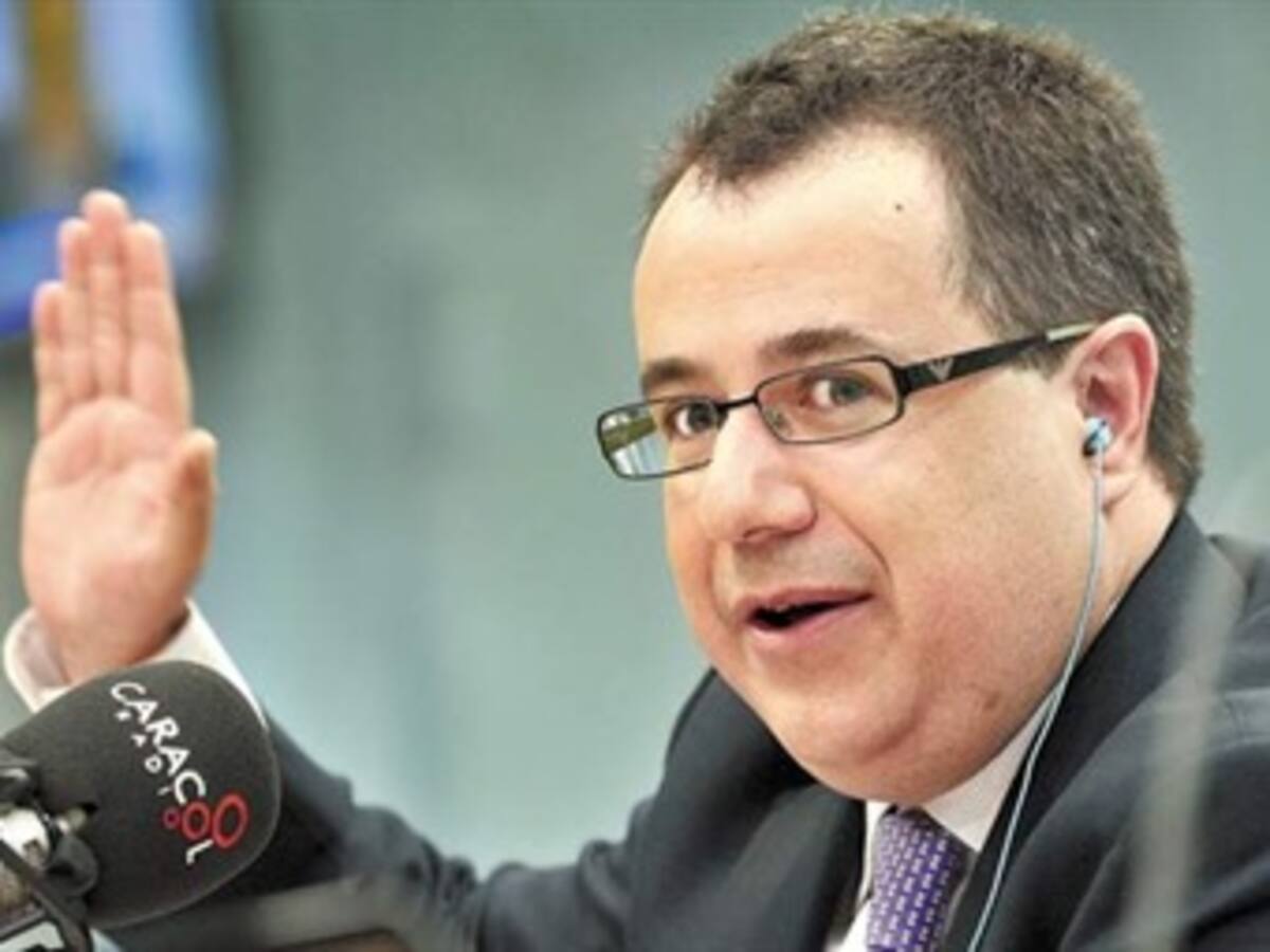 Mauricio Santa María se va del Ministerio de Salud con 13 logros y cuatro retos por alcanzar