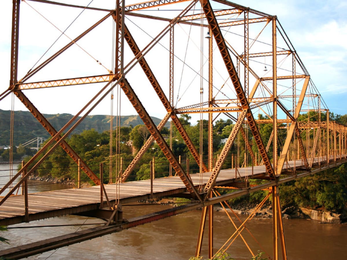 ¿Cómo visitarlo? Municipio colombiano donde está el puente metálico más antiguo de Suramérica