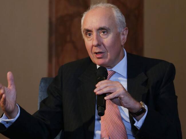 “Del virus se puede salir, pero se tiene que estar alerta”: Embajador de España