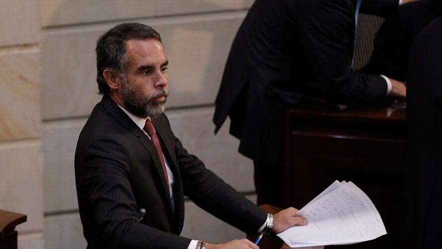 El senador Armando Benedetti intentará incluir una disposición en la Reforma Política para que se permitan las listas en coalición de partidos mayoritarios. Foto: Colprensa