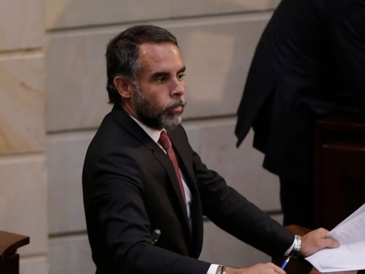 La U intenta abrir el camino para que se presenten listas del “Sí” y el “No” al Congreso