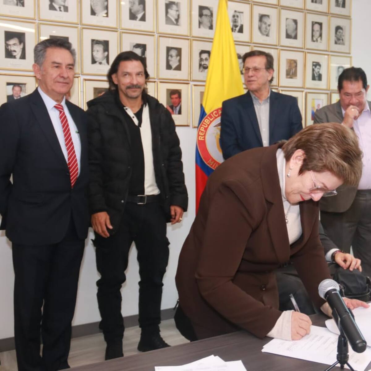 MinTrabajo y centrales sindicales anuncian fin del decreto ‘Pisos de Protección Social’