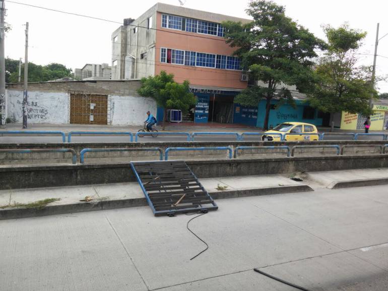 Estado de las puertas del Sistema Masivo Transmetro.