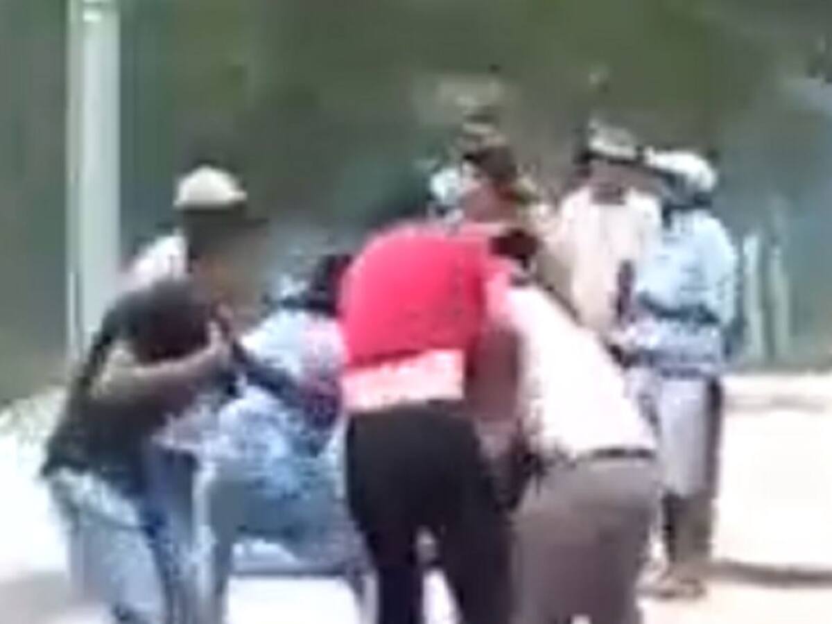 Agarrón entre alcalde y comunidad por no cumplir cuarentena