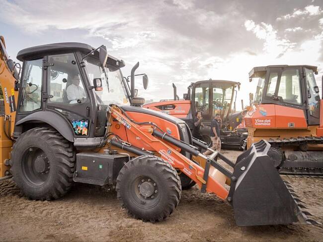 El Magdalena invierte $20.500 millones con la entrega de 32 nuevas máquinas amarillas