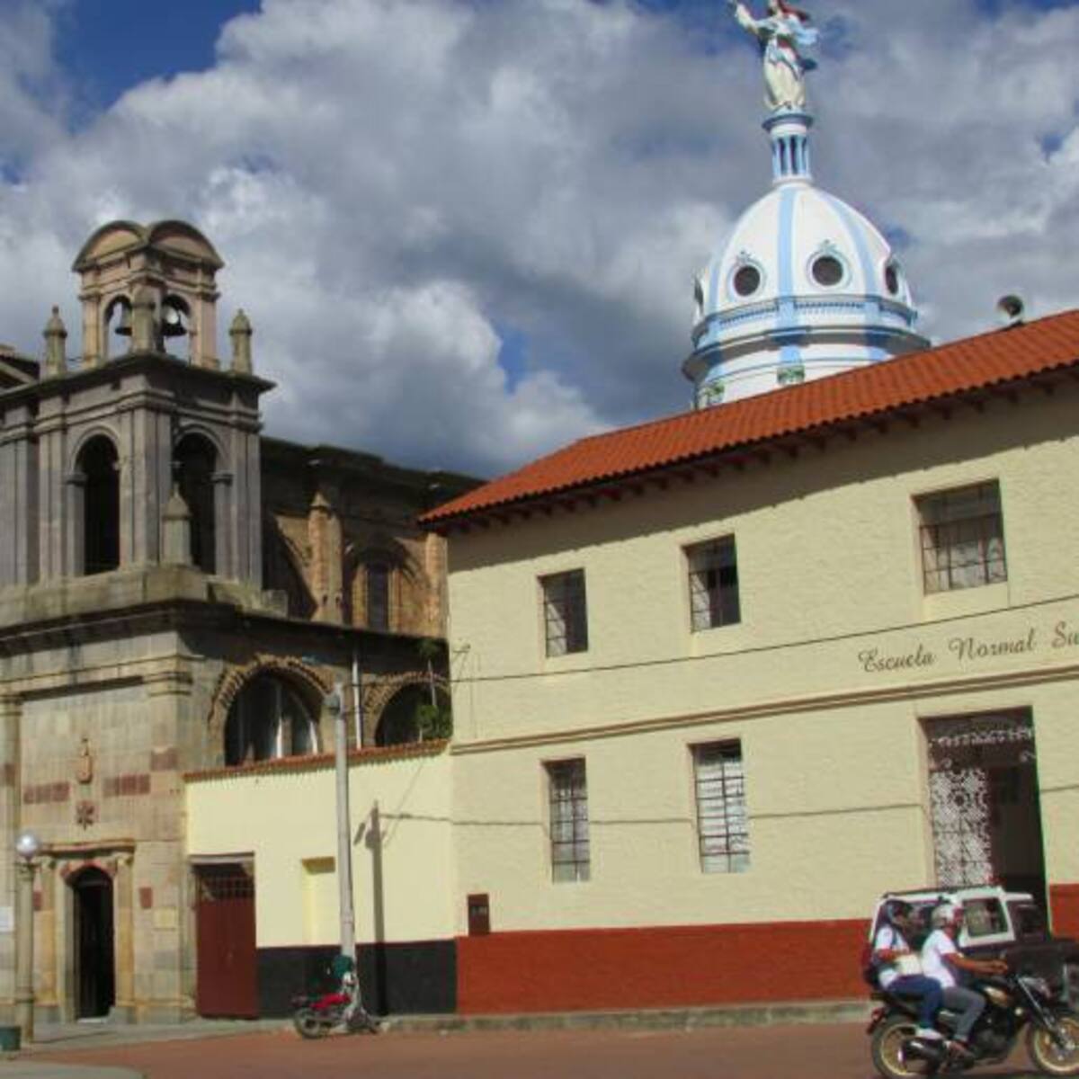 Comunidad del barrio Santa María en Soatá denunció la acumulación de basuras