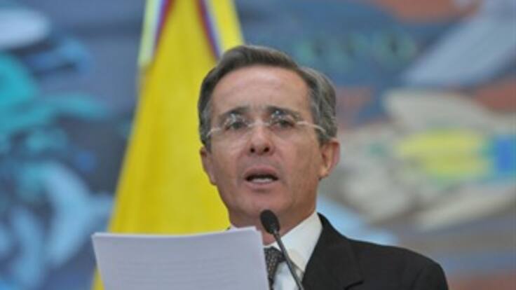 Nos hemos situado en el punto de equilibrio democrático: Uribe