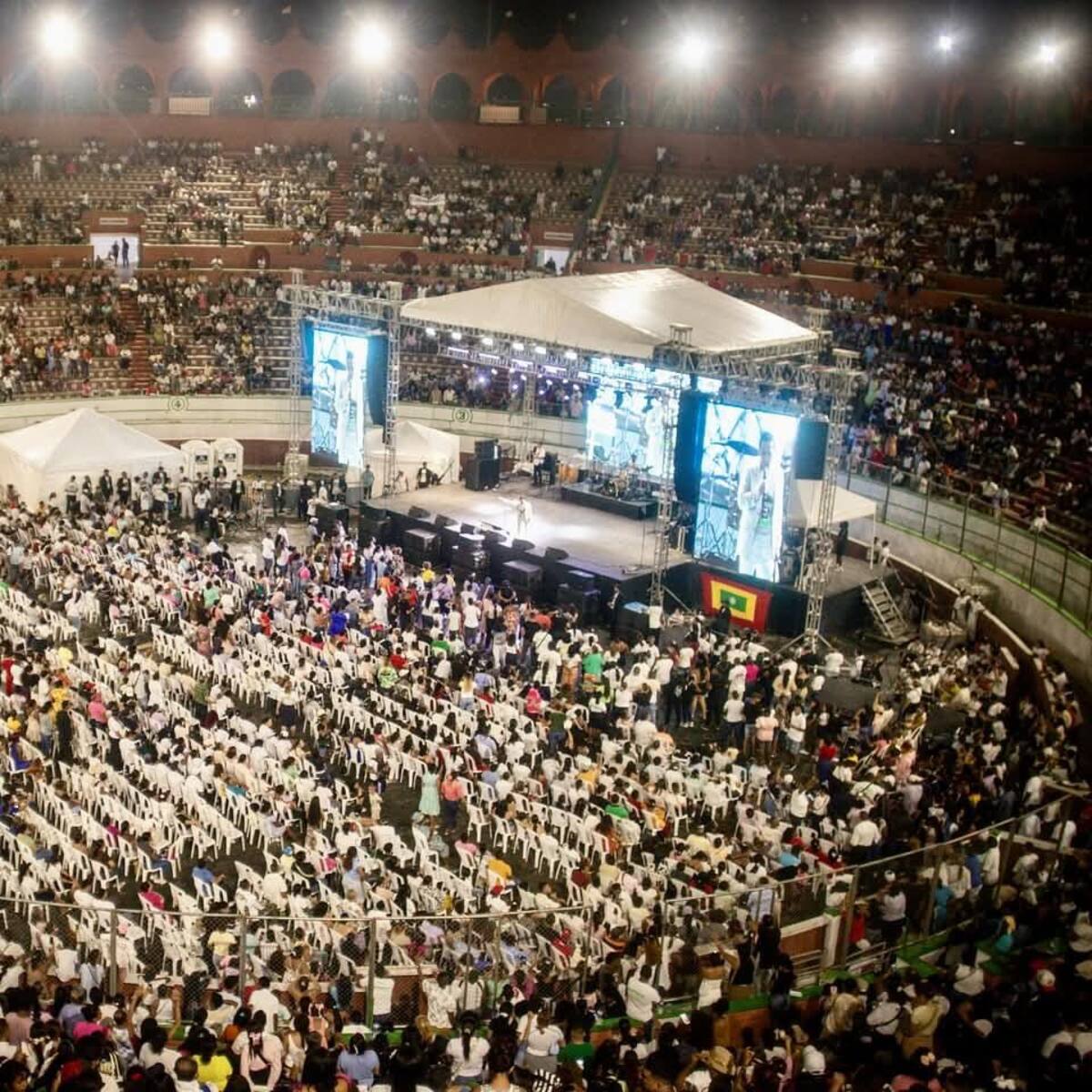 Cartagena vivió avivamiento multitudinario en la Plaza de Todos