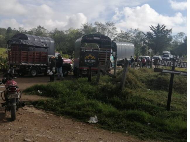 Bloqueo de vía departamental.