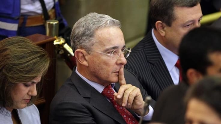 Habrá debate contra Álvaro Uribe pero no podrá ser nombrado