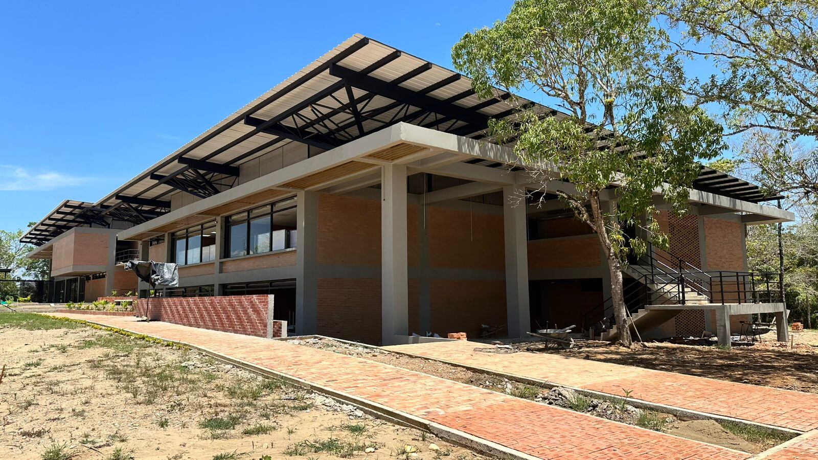 SHAKIRA FUNDACION PIES DELCAZOS TIBU 1 CREDITO RODRIGO BELTRAN  SEPT 2025