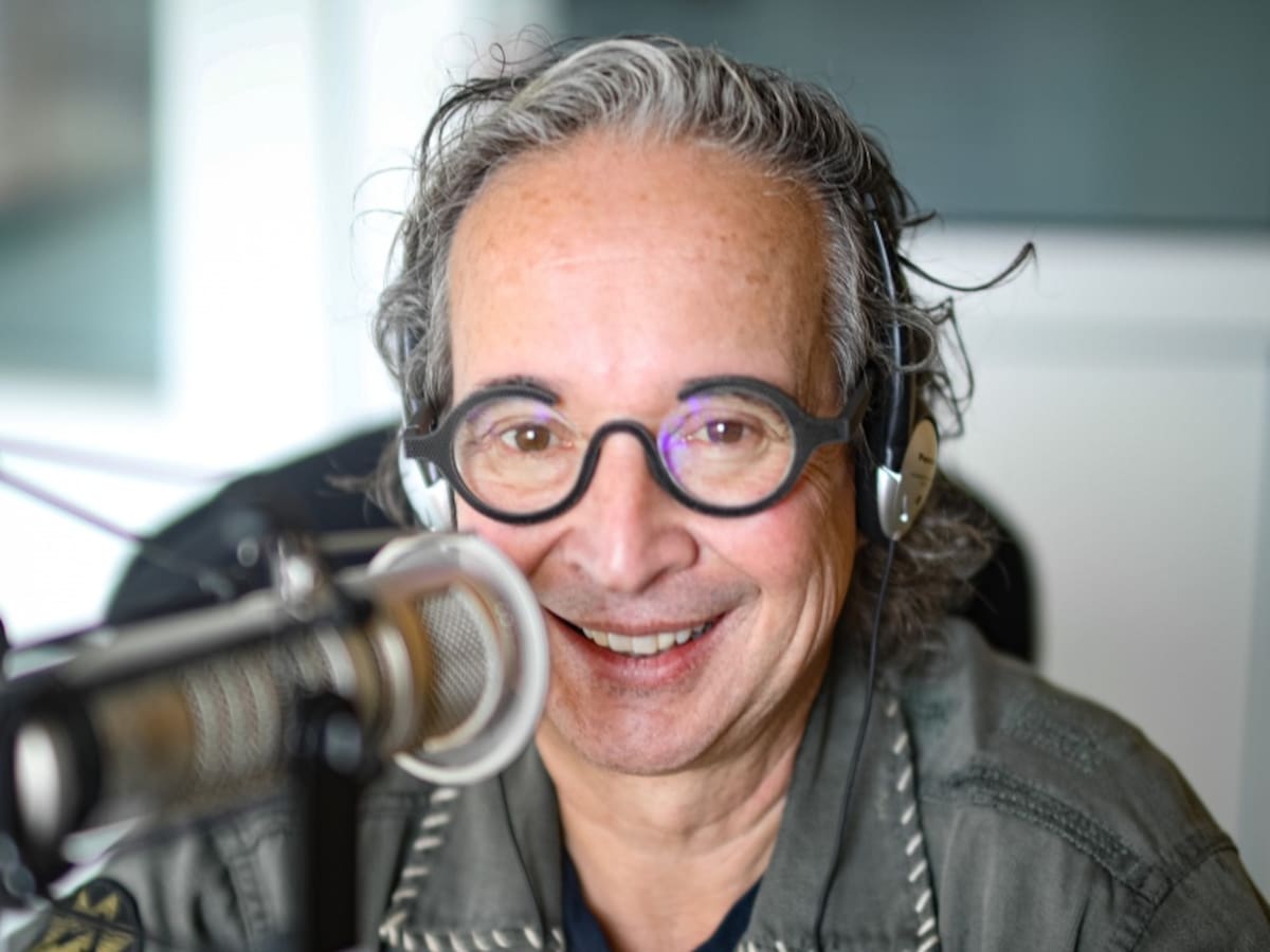 Miguel de Narváez revive la historia sonora de Caracol Radio con una sinfónica en Budapest