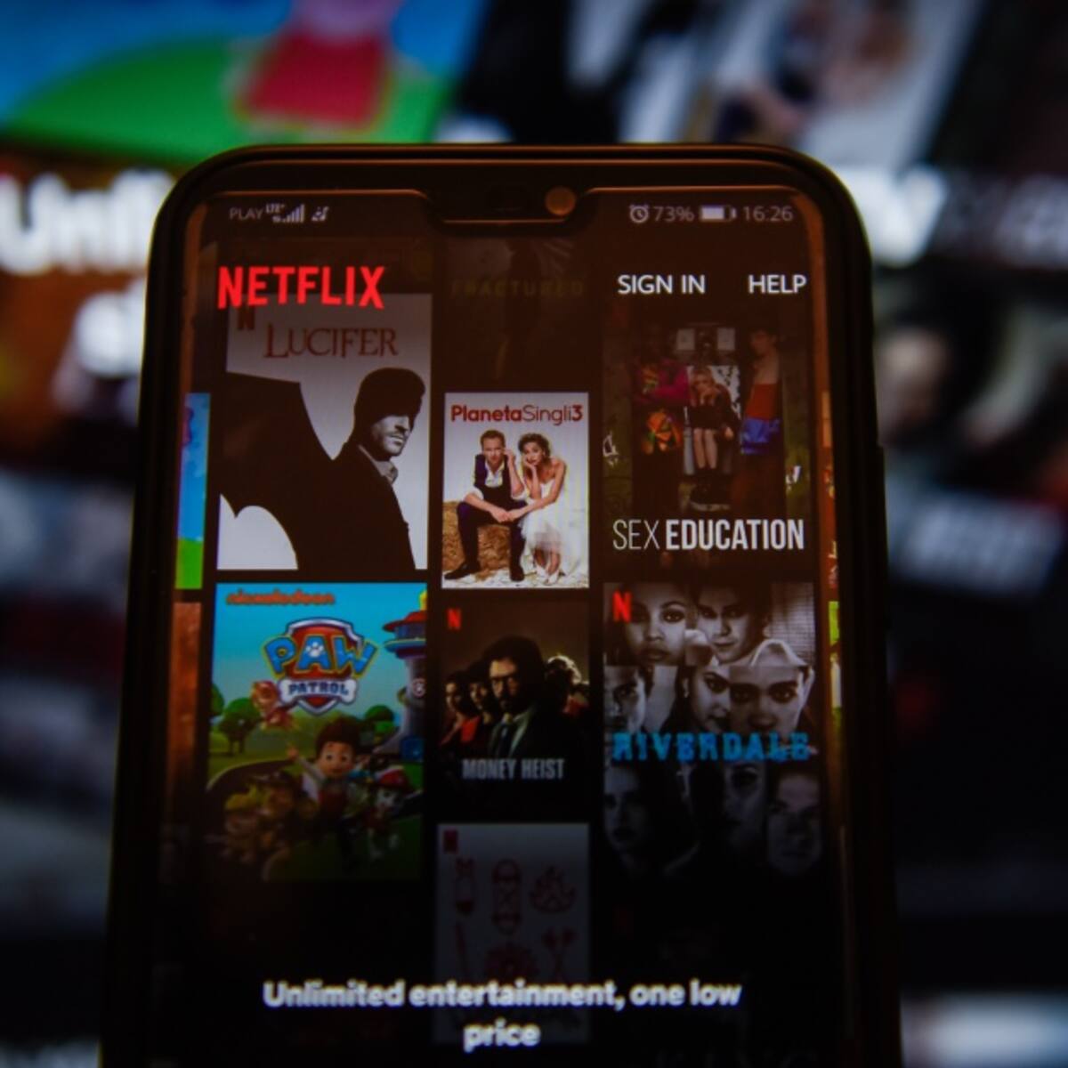 ¿Esucharía capítulos de series de Netflix como podcast?