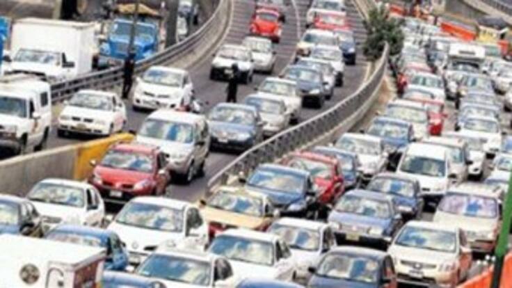 Vías de Colombia colapsarán por falta de medidas para chatarrizar: experto en movilidad