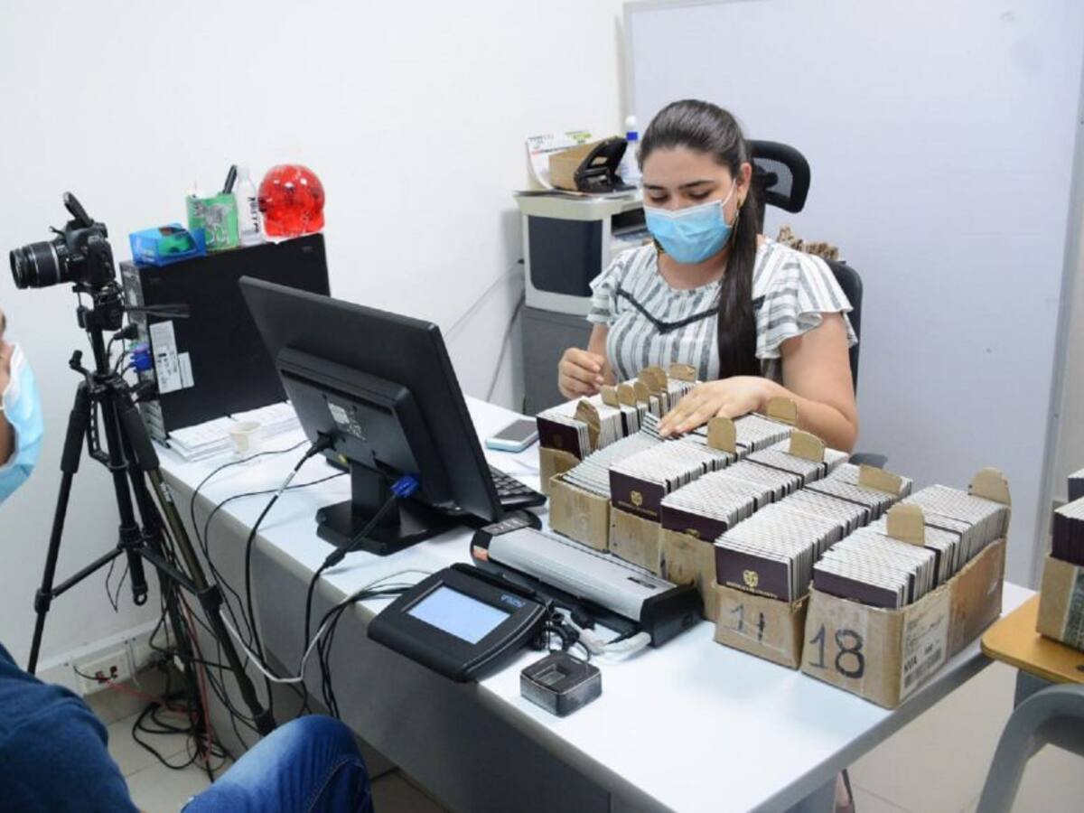 Denuncian estafas en trámite de pasaportes en la Gobernación del Huila