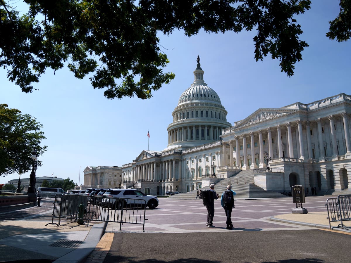 Más de cien demócratas ayudaron a bloquear propuesta de destitución a Trump