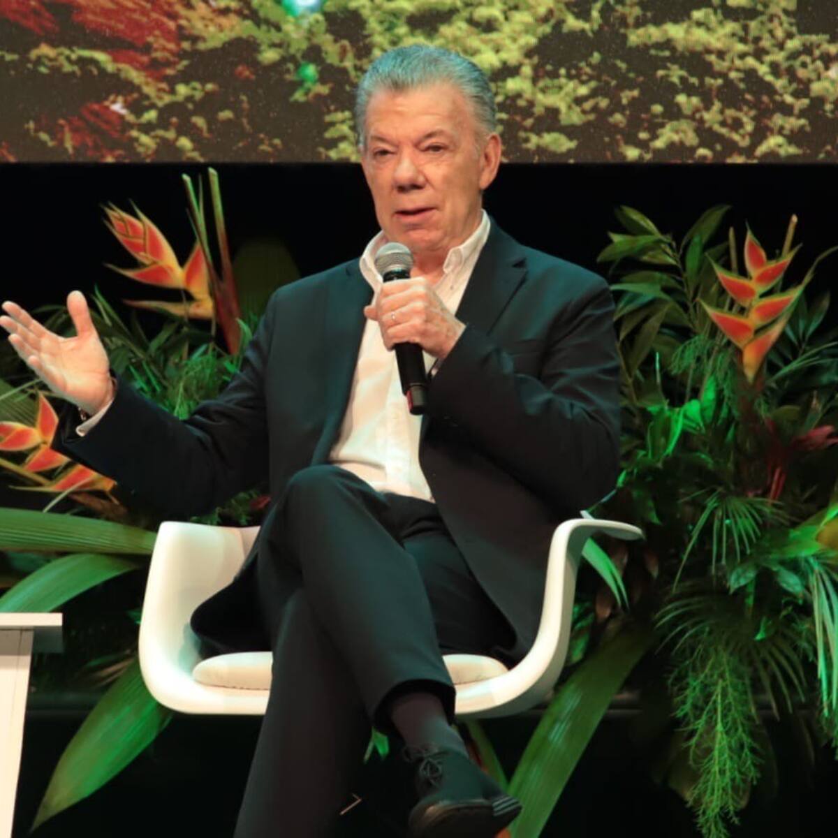 Santos pide a ciudadanía no apoyar a los extremos en elecciones 2026: “va a ser un país inviable”