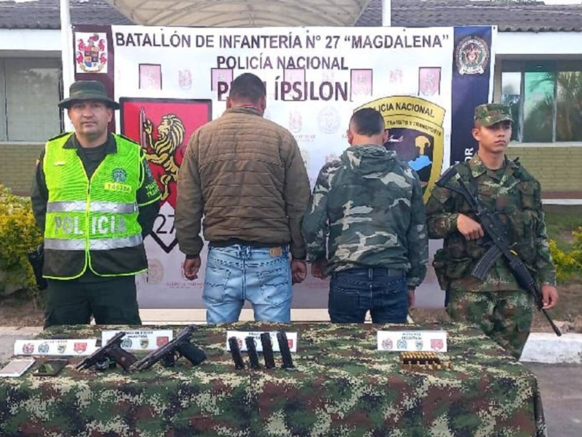 Capturan dos hombres transportando armas de fuego y munición en el Huila