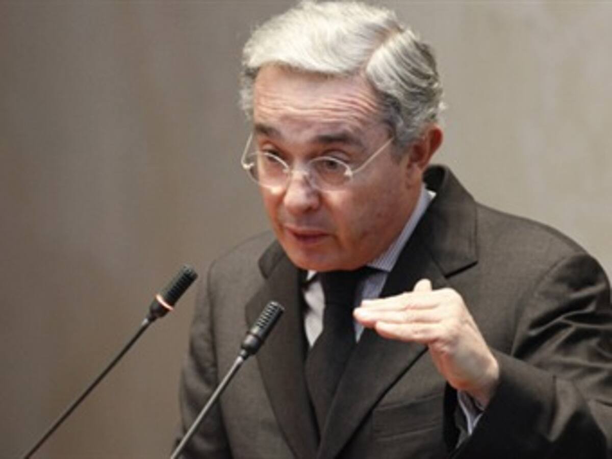 Es una infamia decir que tengo algo que ver con chuzadas: Uribe
