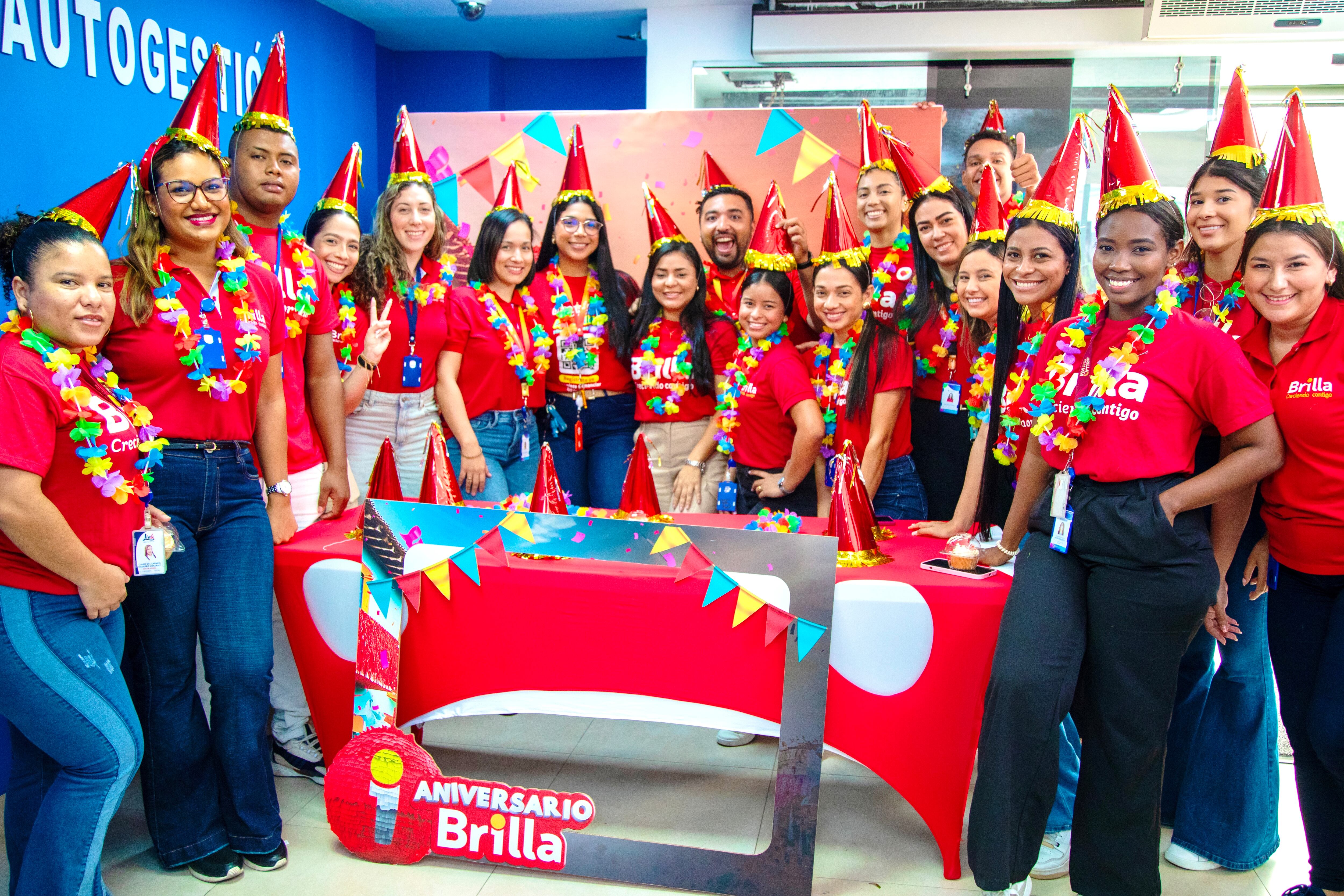 ‘Rompe la piñata’, una campaña que lanza Brilla para celebrar su aniversario número 17