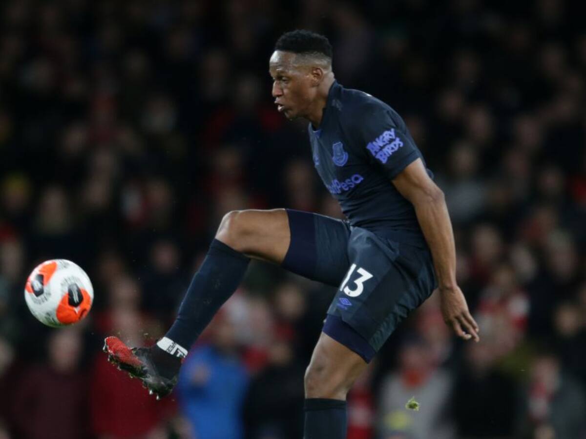 Yerry Mina, baja confirmada del Everton para el reinicio de la Premier