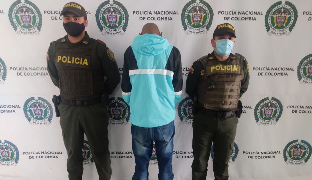 Capturado por acceso carnal en persona incapaz de resistir