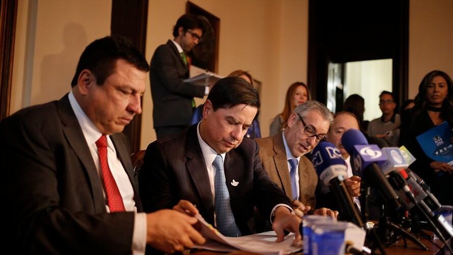 Bogotá. 19 Diciembre 2016. Radicación del acto legislativo que crea la justicia especial de paz para cumplir acuerdos con las FARC. Foto: Colprensa