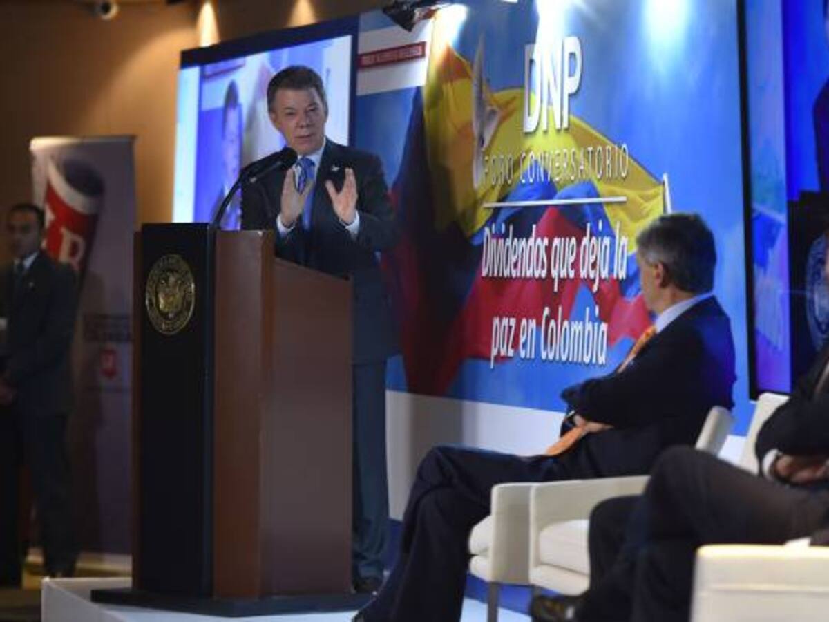Santos anuncia redistribución de Policía y FF.MM. de cara al posconflicto