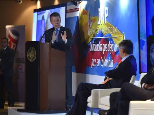 Santos anuncia redistribución de Policía y FF.MM. de cara al posconflicto