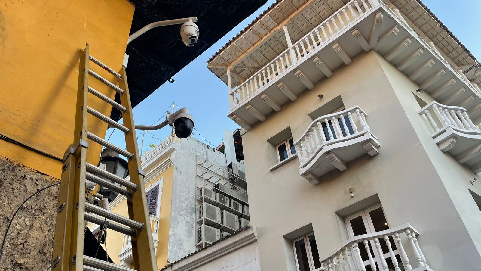 Inició la instalación de 38 cámaras de vigilancia en el Centro Histórico