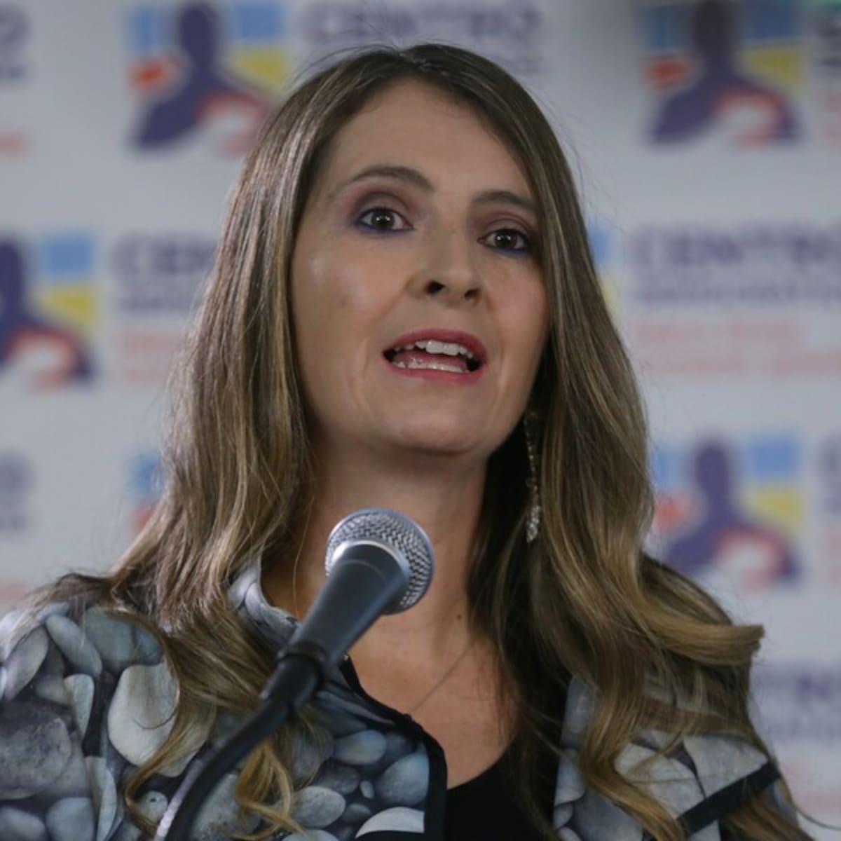“Con la paz total solo estamos viendo un aumento de hombres en armas”: Paloma Valencia